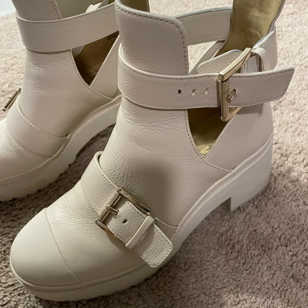 Michael Kors Corey Boots - Picture 1 of 2